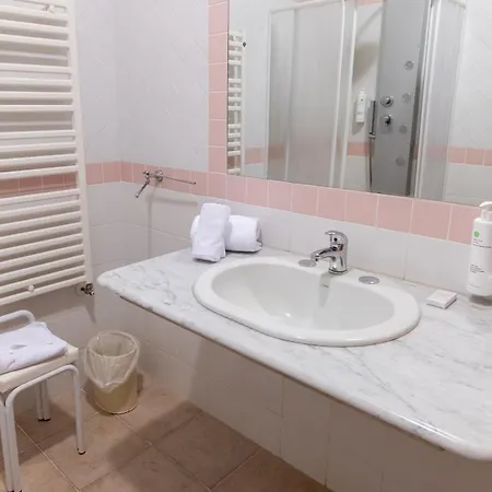 מלון Toscana Wellness 4*